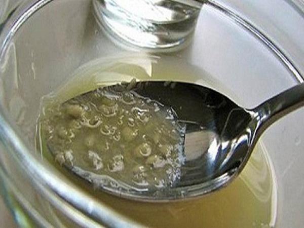 Topi mašobe v krvi in okrog trebuha